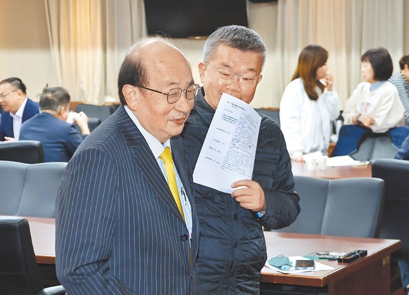 “万年总召”柯建铭下台