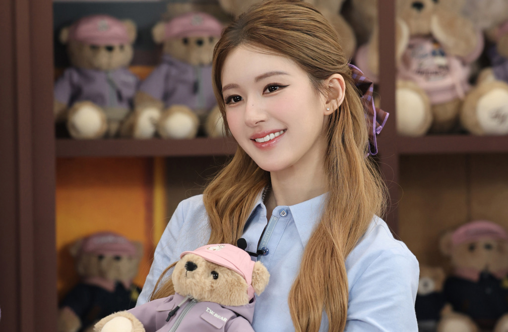 赵露思传出有望接演新剧《宴三合》。