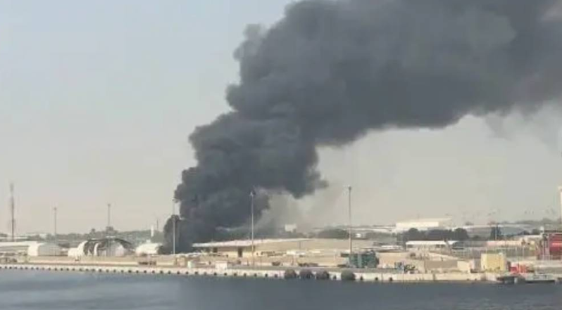 滞留迪拜中国船员拍摄的视频截图