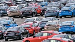 两家汽车高管炮轰插电混动：“假电动化、两头不讨好”