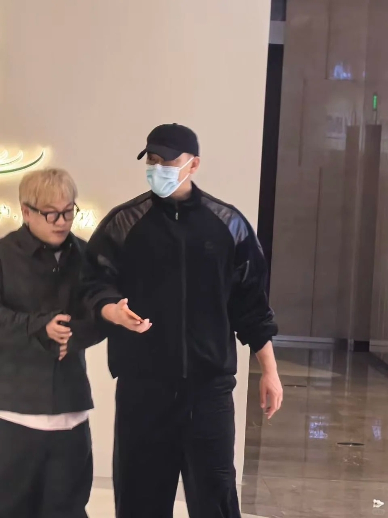 黄子韬于重庆被捕获。