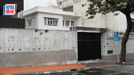 九龙塘独立屋借私校名义开宿舍，记者放蛇揭发，单人房月租索价近2万元