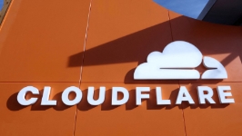 AI网络攻击兴起，港成全球第二大受袭地区，旧式防御全面失效，专家吁“AI对抗AI”