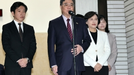 卓荣泰传包机飞日看棒球，20年机师不忍了：到底是多少个“私人”