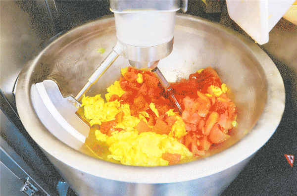 解决父母吃饭难题！七鲜小厨全国门店上线长辈专区：少油少盐、后厨直播