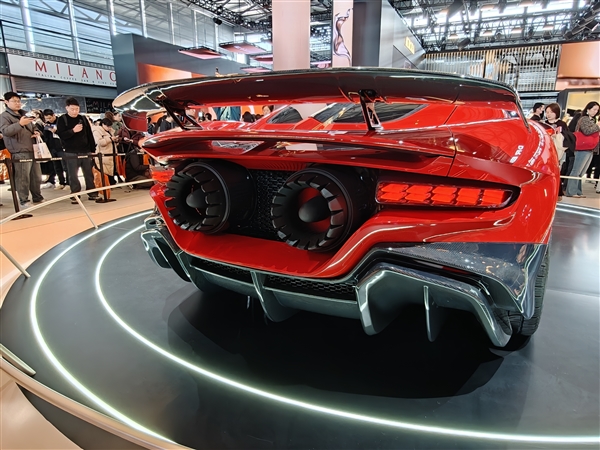 零百加速1.8秒！追觅首款汽车亮相 手握60万+买它还是小米SU7 Ultra