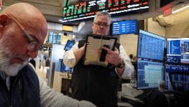 全球市场 | 标普500指数创年内新低，布油连续第二日收于100美元上方