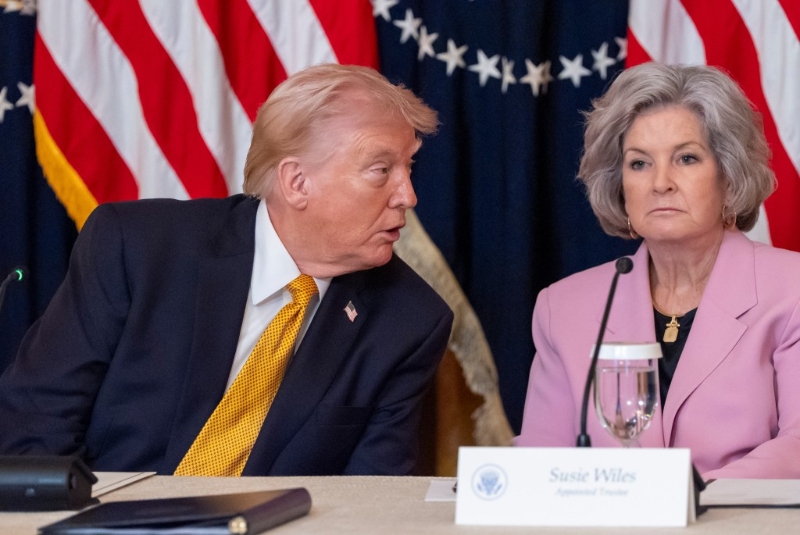 特朗普证实威尔斯（右）确诊乳癌。