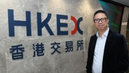 港交所5000万支援照顾者，伙商界建友善职场文化，“上市公司拣代号可助筹款”