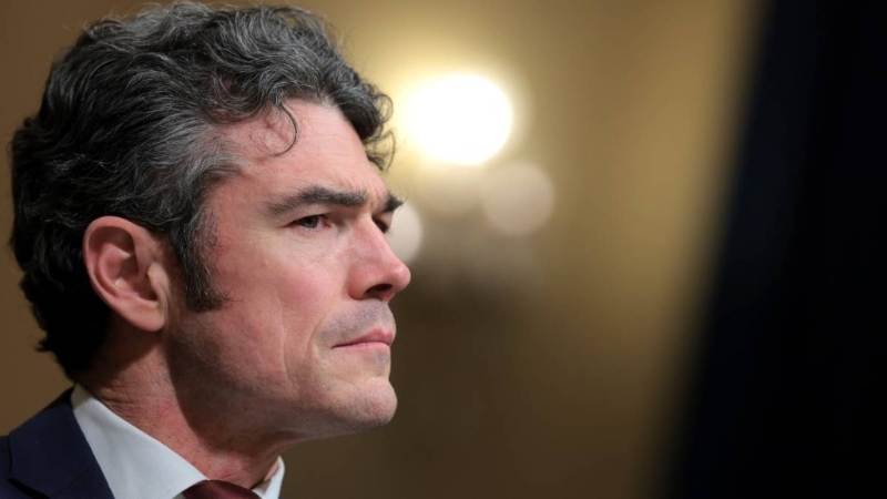 美媒报道指，肯特在辞去反恐中心主任前已遭FBI调查，指其涉嫌泄密。