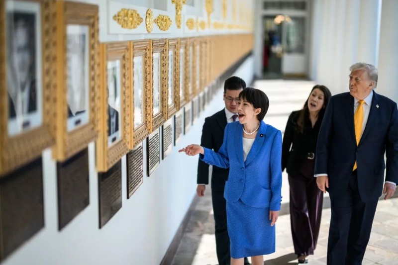 President Donald J. Trump walks on the West Colonnade with Japanese Prime Minister Sanae Takaichi to the Oval Office, Thursday, March 19, 2026. (Official White House Photo by Daniel Torok)