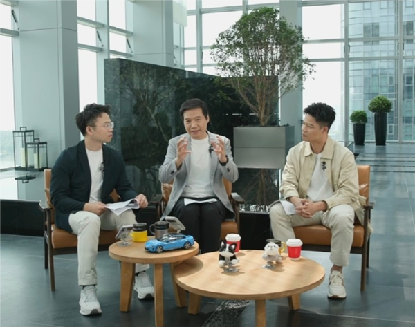 公开回应车主抱怨交付速度！雷军宣布：小米新一代SU7锁单超3万辆