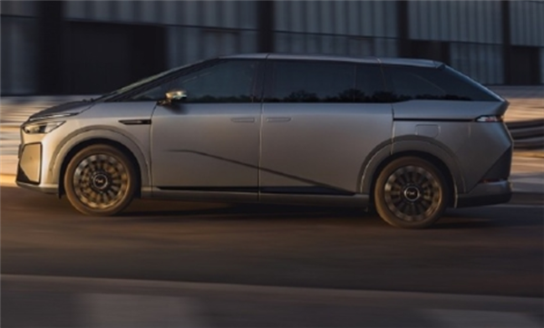 8年补贴即将清零！香港市民连夜抢订国产电动车 现车全面告急