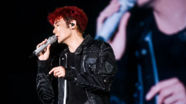 李荣浩发长文回应歌曲《小眼睛》抄袭，并称这样公开调侃我的外貌，我接受不了