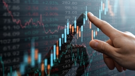 A股收评：4月开门红！创指涨近2%，科创50涨超3%，医药、算力全线爆发