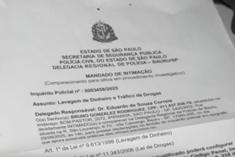 骗徒伪造了圣保罗警方的传票，指控受害者「洗黑钱」，藉此恐吓对方转账或提供个人资料。 BBC画面截图