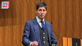 美联储局主席候选人沃什听证会延期，财务披露未齐，配偶净资产19亿美元