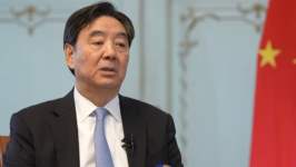 中国政府中东问题特使翟隽会见英国驻华大使，重点就伊朗局势交换意见，中方愿同包括英方在内的各方一道，积极劝和促谈