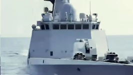 外军大舰强闯海峡，解放军强硬驱离，海上生死缠斗，细节披露