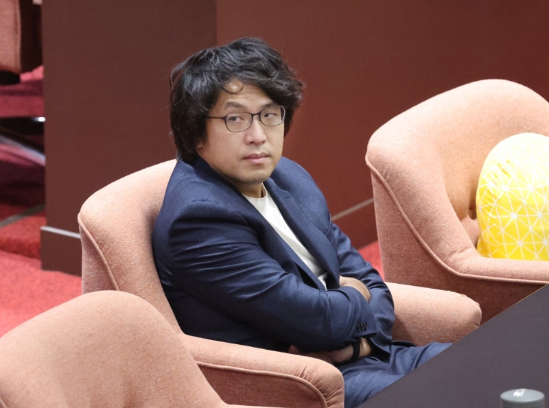 沈伯洋被推坑？