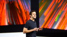 库克时代落幕！起底50岁“纯血元老”特努斯，接班关键曝光