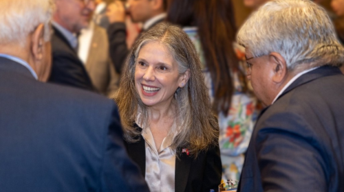 美国驻港澳总领事伊珠丽（Julie Eadeh）。