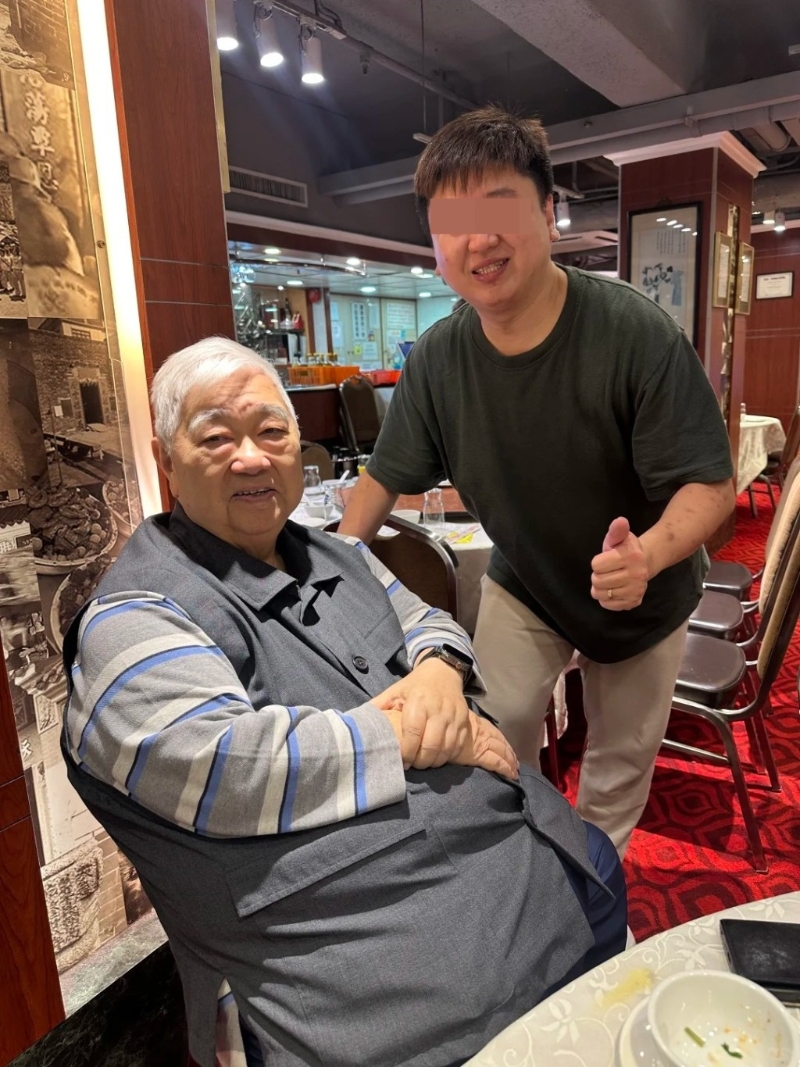 韬韬近日被曝光最新状态，他面皮较以往松弛
