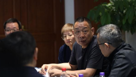 新华社调查“胖东来为啥总被黑”，于东来连发6条动态回应