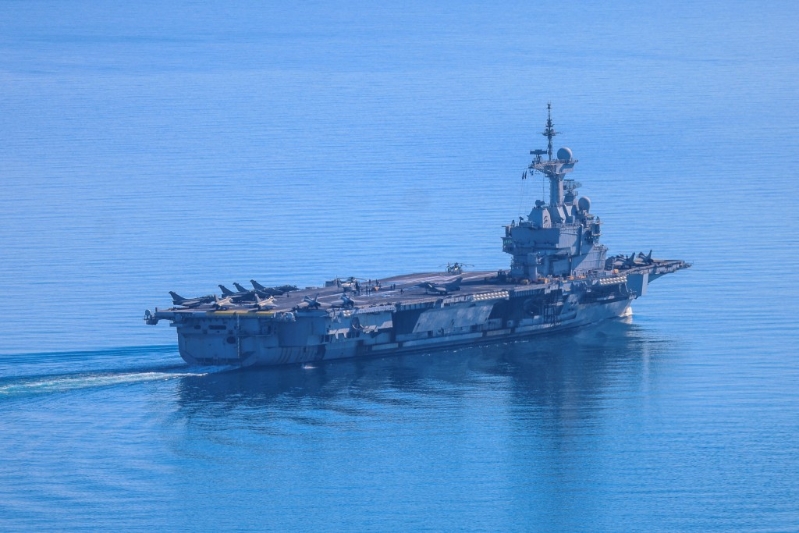 法国“戴高乐号”航母抵阿拉伯海部署。