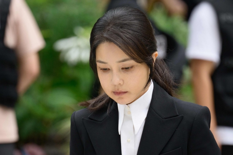 尹锡悦妻子金建希涉卖官鬻爵案，检方求刑7年半。