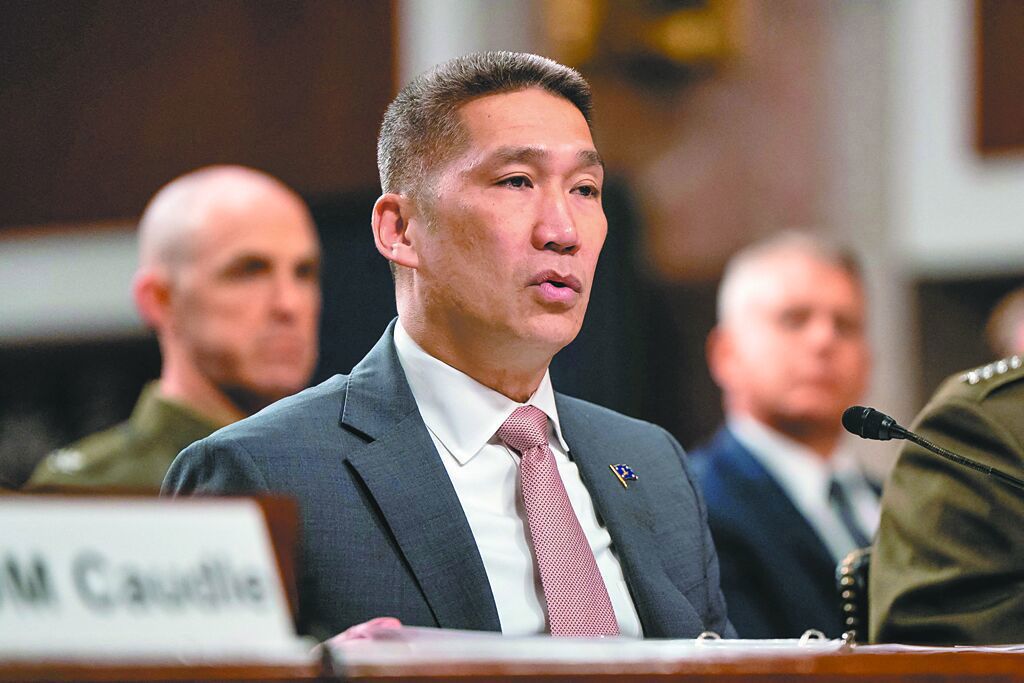 美国海军部代理部长高雄 美国海军部代理部长高雄