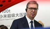 武契奇体验小米汽车工厂，笑称买不起小米车，雷军当晚发文回应