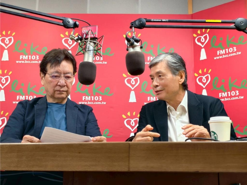 金溥聪（右）27日接受媒体人赵少康专访。28日再次接受赵少康电视访问。