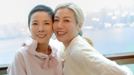 吴文忻离世｜彭秀慧公开吴文忻最后身影！姐妹相拥画面惹鼻酸，心痛悼念40载挚友约定天堂相见