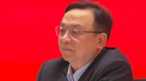 股民哽咽询问比亚迪股价，“我也只有比亚迪一只股票”，王传福：会实现更好的股东回报