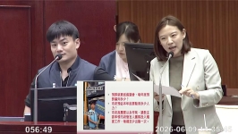 猛攻蒋万安却意外捧红“他”，柳采葳酸绿一路打出“蓝营新战神”
