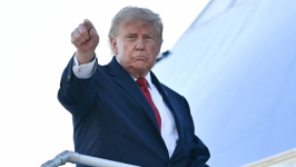 G7峰会︱特朗普最后现身，入座前宣称“我才是老大”