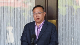 王义川批游盈隆“最差主委”，遭吴子嘉4字呛爆：根本不够格