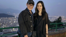 李连杰前妻2女儿由利智照顾！送房子和钱“够花到100岁”