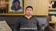 71岁王晶承认健康亮红灯，暂停更新网上节目，镜头前举动惹网民忧有“中风先兆”